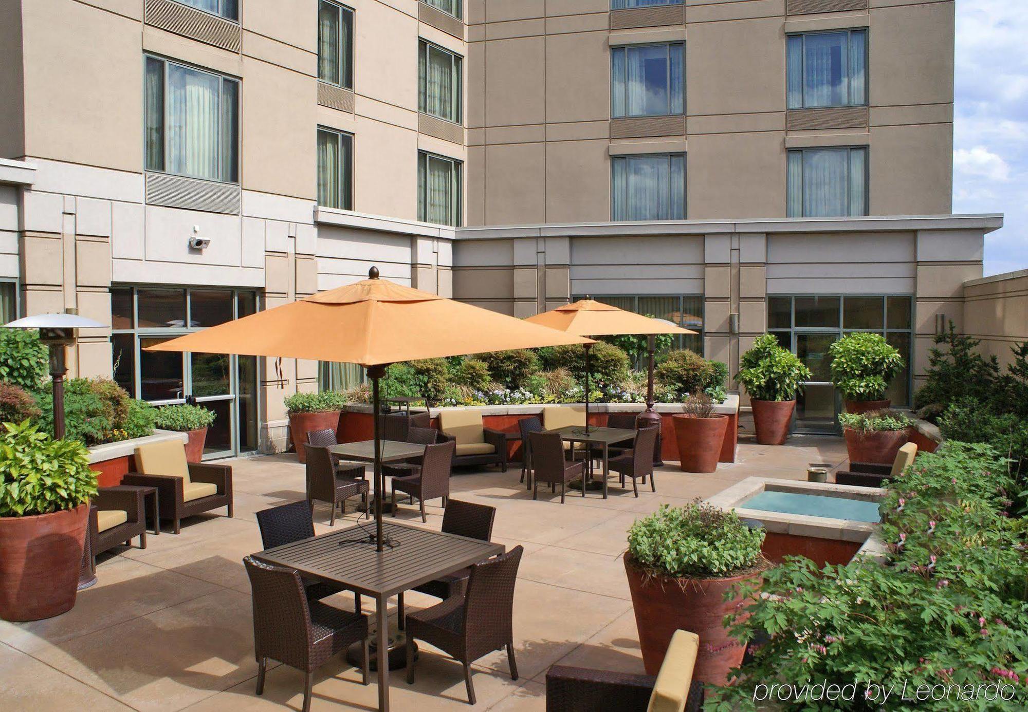 Courtyard By Marriott Silver Spring Downtown Hotel Restaurant photo